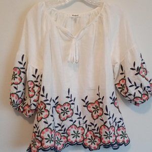 Kindred Floral Embroidery Peasant Blouse M